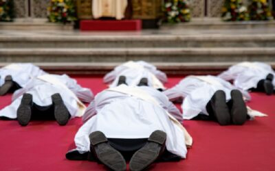 Fiesta grande en la Iglesia por los nuevos sacerdotesSin Autor