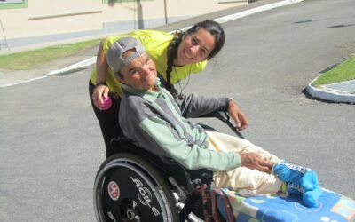 “Es esencial pasear por la vida con actitud positiva”Sin Autor