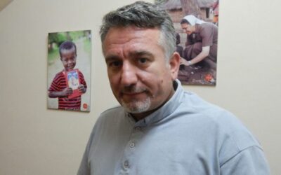 Gracias al rosario, el sacerdote que fue secuestrado por ISIS, sobrevivió a torturas