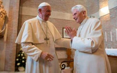«Benedicto XVI sostiene a la Iglesia con su bondad». Papa Francisco