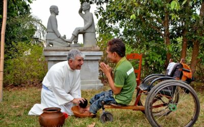 Entrevistamos al «obispo de la silla de ruedas» (mons. Enrique Figaredo).