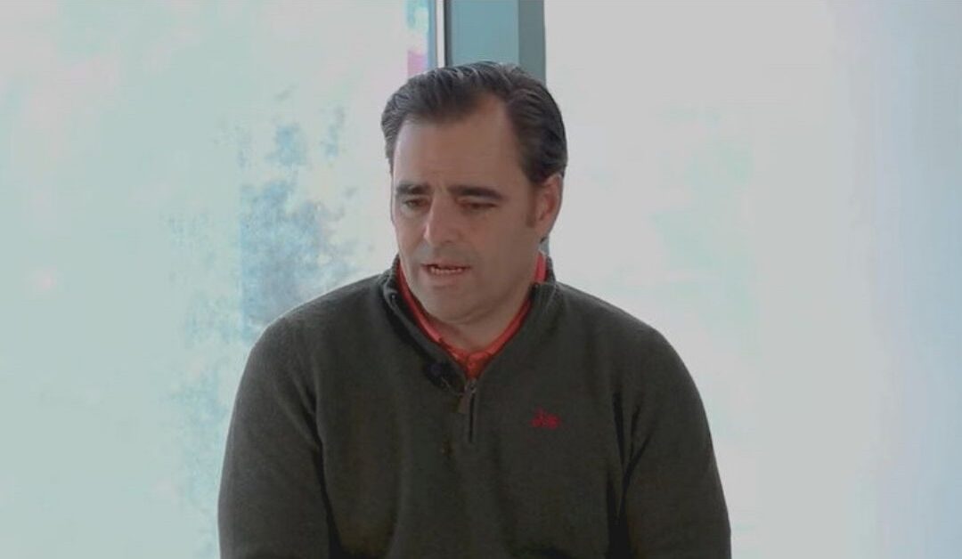 En silla de ruedas y a topeSin Autor