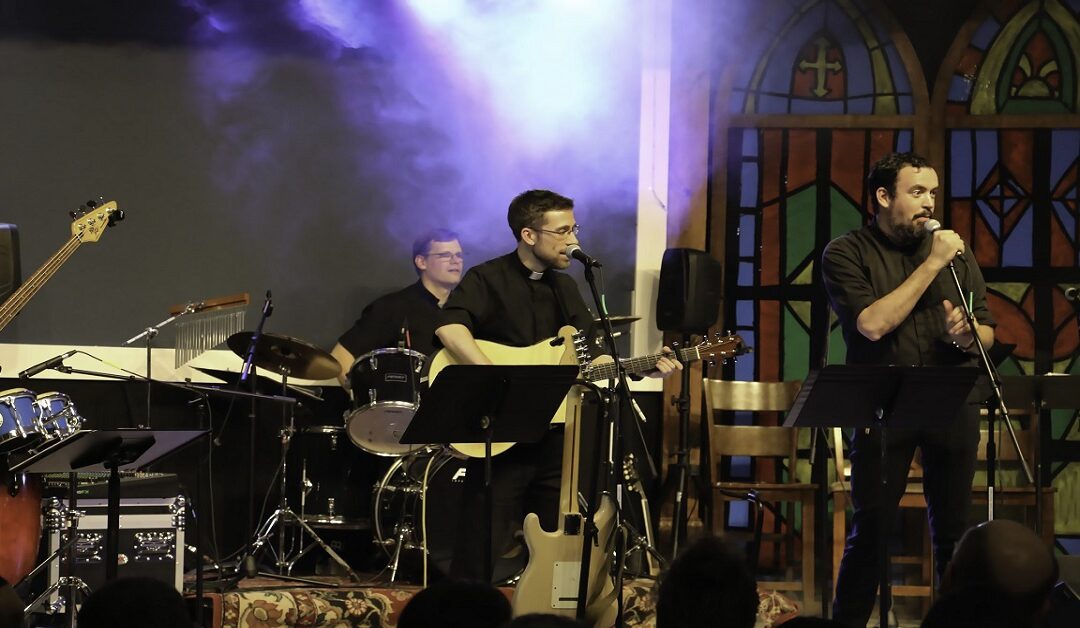 Nueve sacerdotes del Camino Neocatecumenal crean un grupo musicalSin Autor