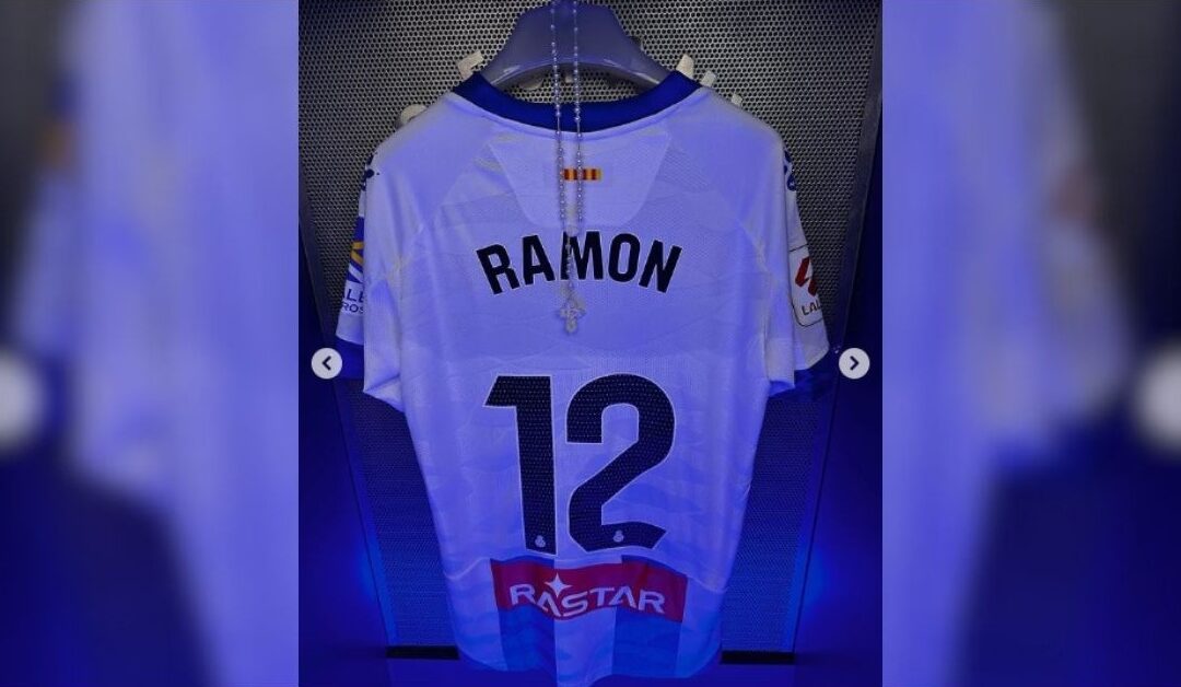 Ramón, jugador del RCD Espanyol, da gracias a DiosSin Autor