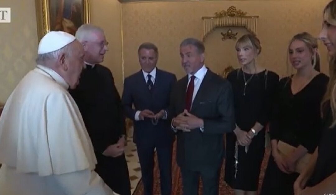 El Papa recibe al actor Sylvester Stallone y a su familiaSin Autor
