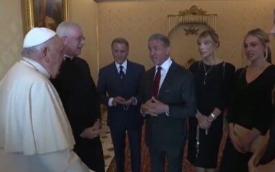 El Papa recibe al actor Sylvester Stallone y a su familiaSin Autor