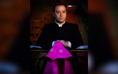 Cura y torero, así es Víctor CarrascoSin Autor