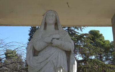 Grupo de jóvenes restauran la Virgen Blanca de MoncloaSin Autor