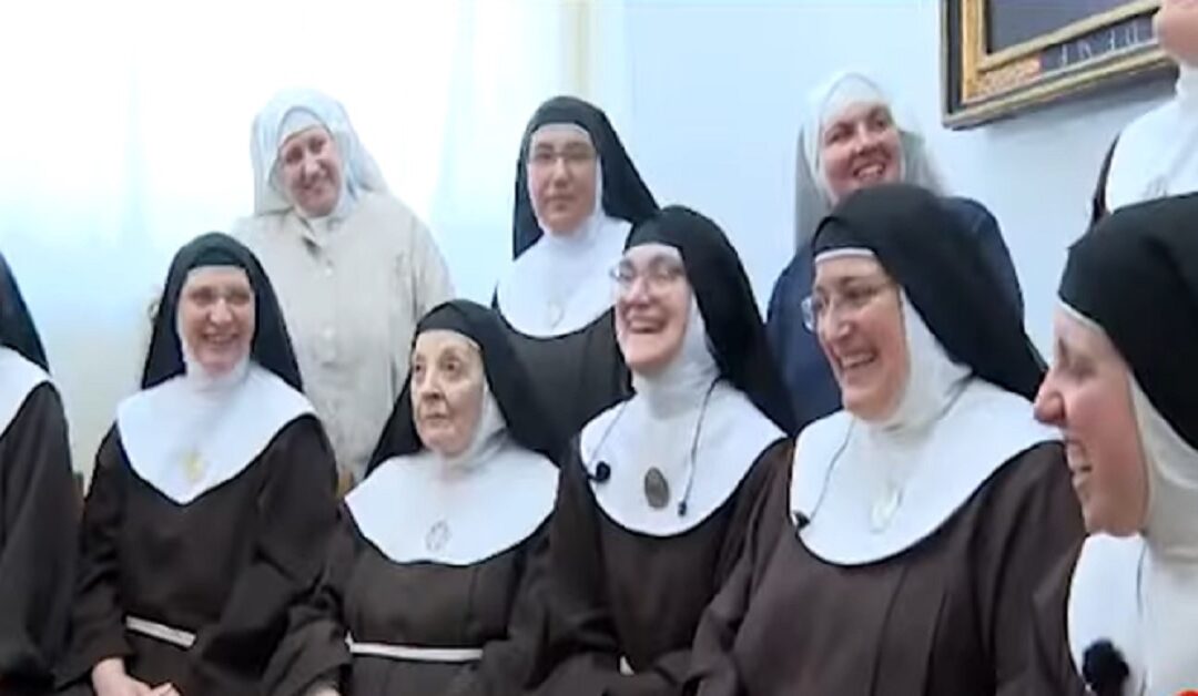 Las monjas de Berolado expulsan a Pablo Rojas y a José CeacedoSin Autor