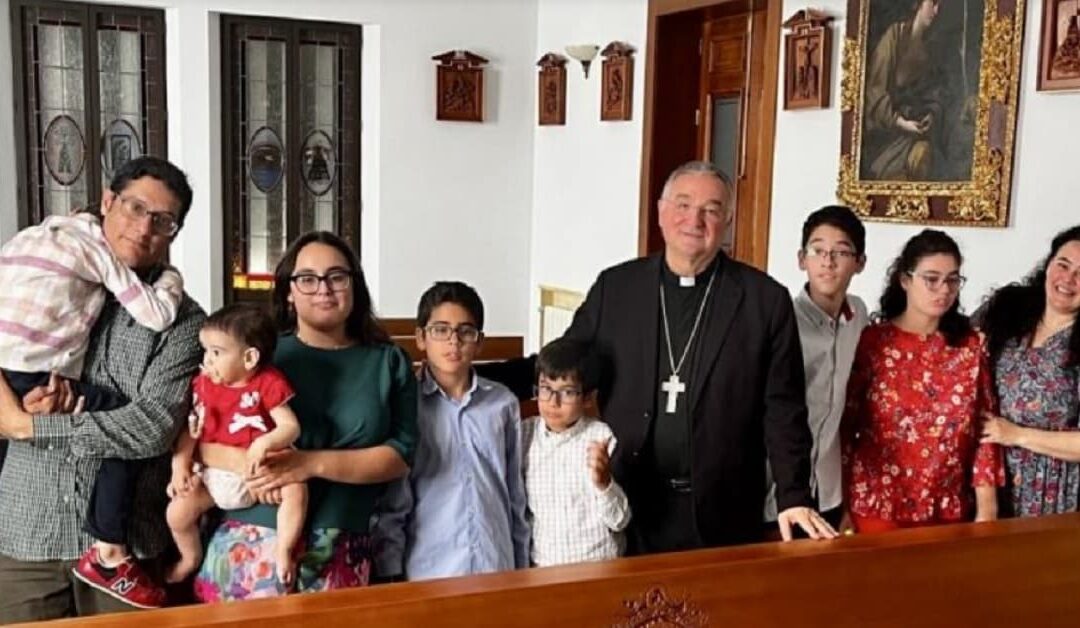 Una familia almeriense misionera en JapónSin Autor