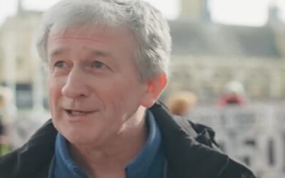 El Dr. Dermot Kearney vuelve a salvar otro bebéSin Autor