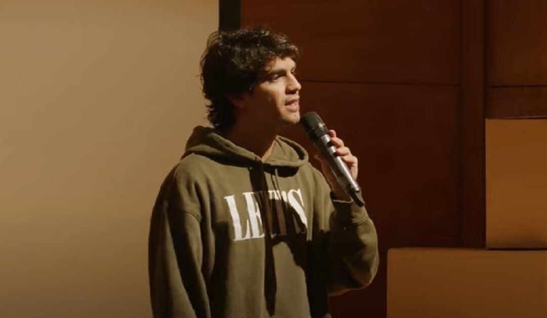 Estenez: «La gente se muere por encontrar a Dios»Sin Autor