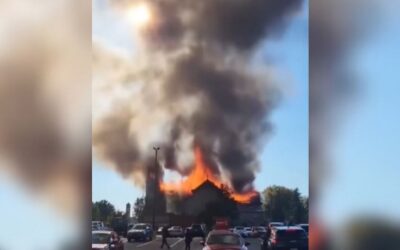 Arde una iglesia en CanadáSin Autor