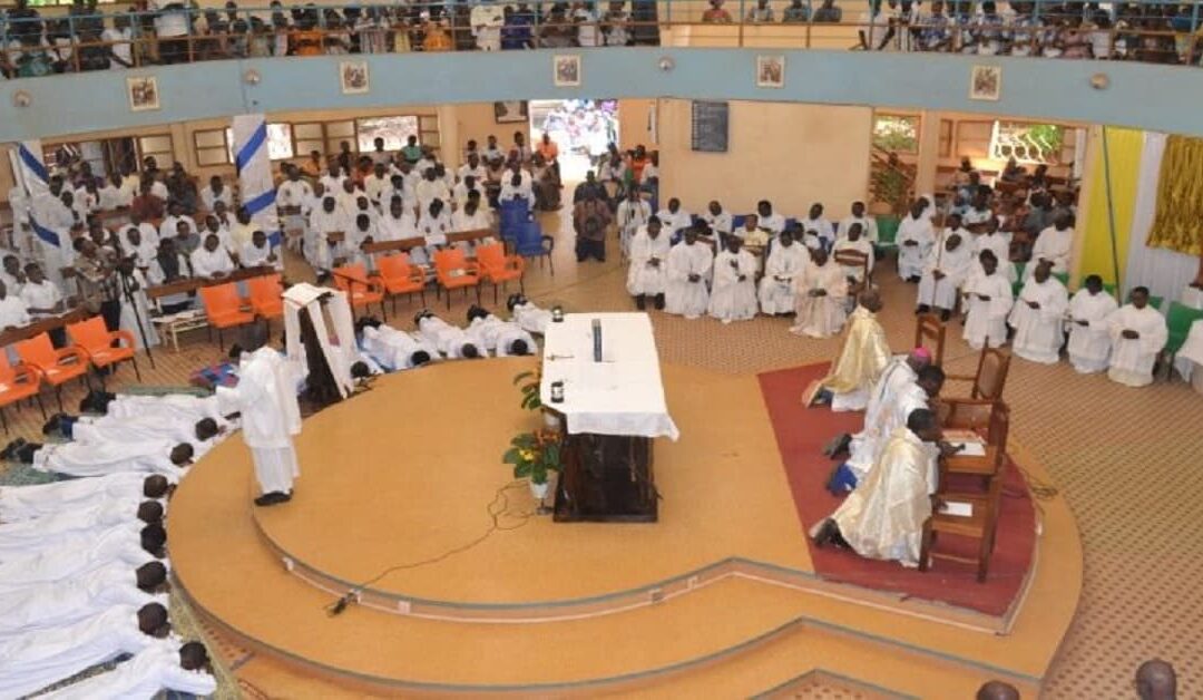 Aumentan las vocaciones sacerdotales en Burkina FasoSin Autor
