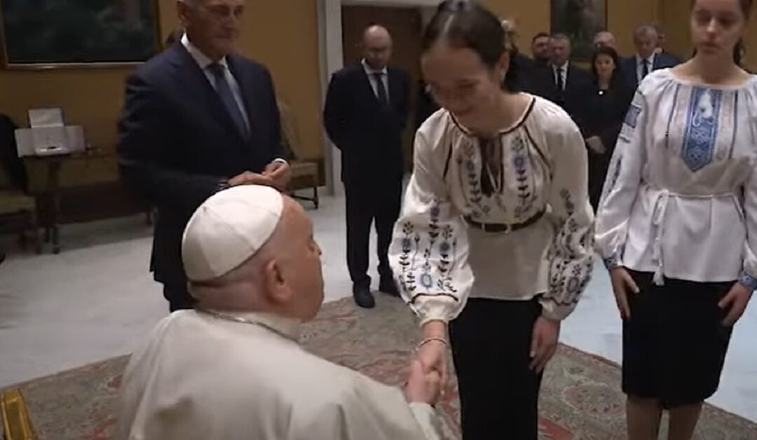 El Papa se reúne con niñas huérfanas de UcraniaSin Autor