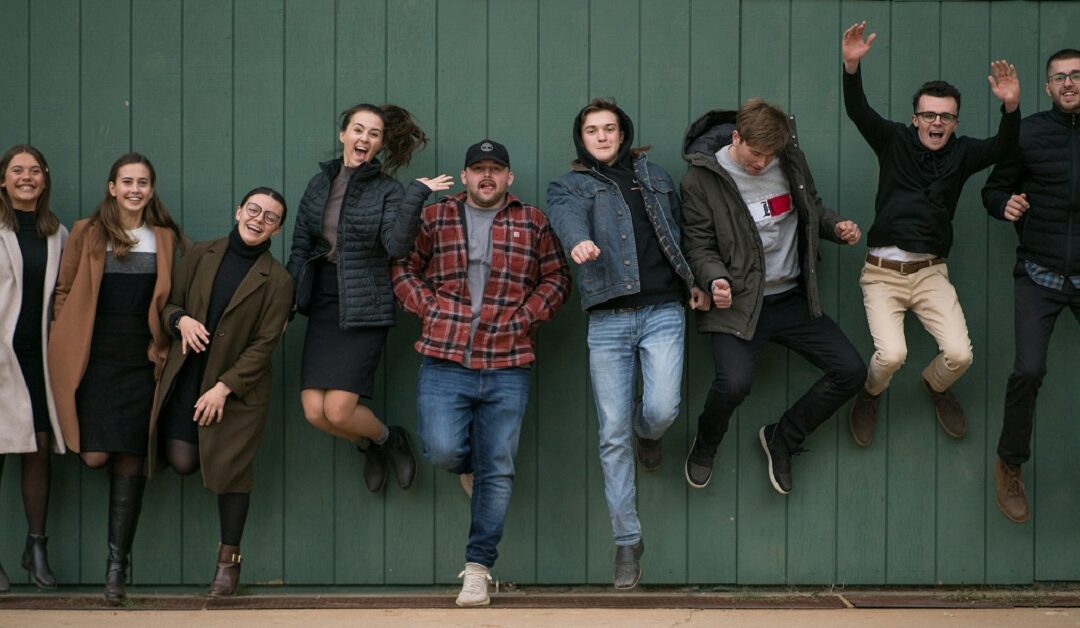 Algo está pasandoFernando Gallego