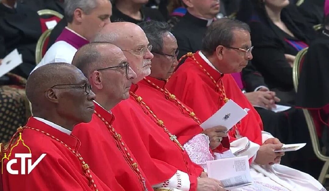 Los Cardenales piden rezar por el CónclaveSin Autor