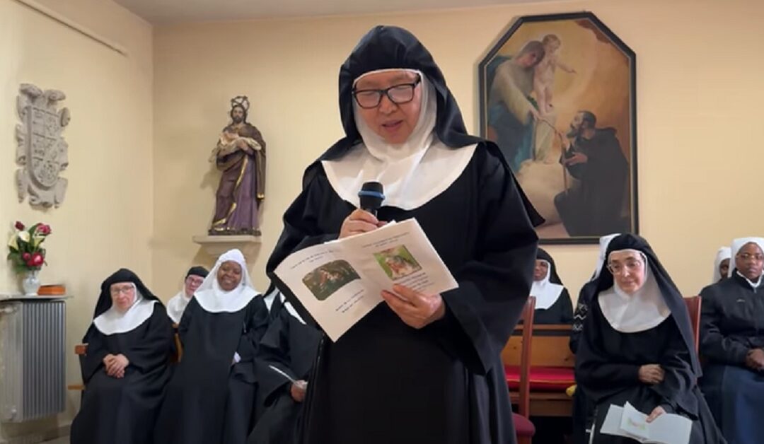 Con 4 hijas monjas y uno sacerdote profesa votos perpetuosSin Autor