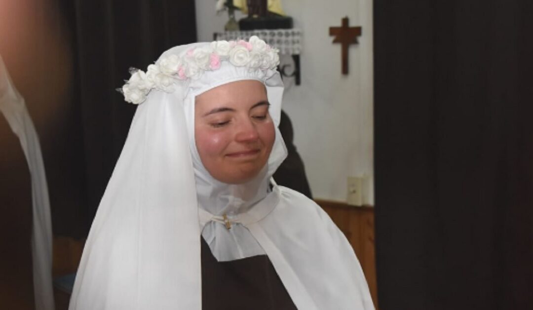 Paloma, con 24 años, abraza la clausuraSin Autor