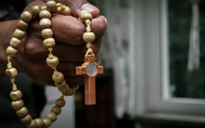 El Papa nos pide rezar el Rosario por la paz en octubreSin Autor