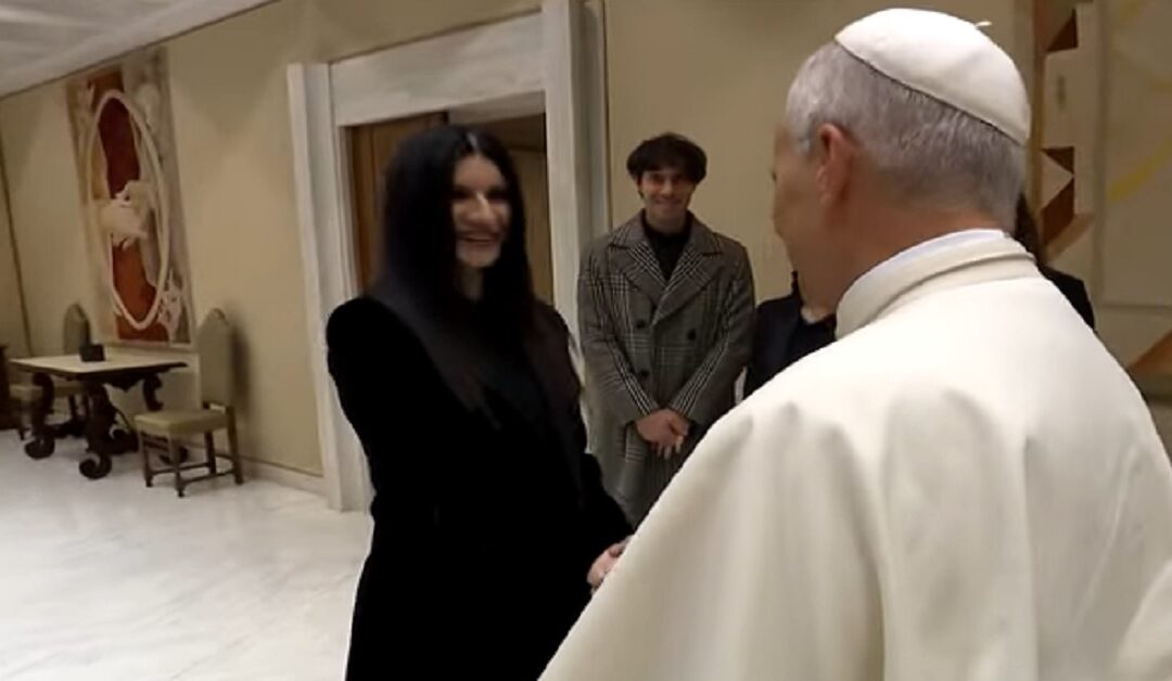 Laura Pausini regala un tema inédito al Papa León XIVSin Autor