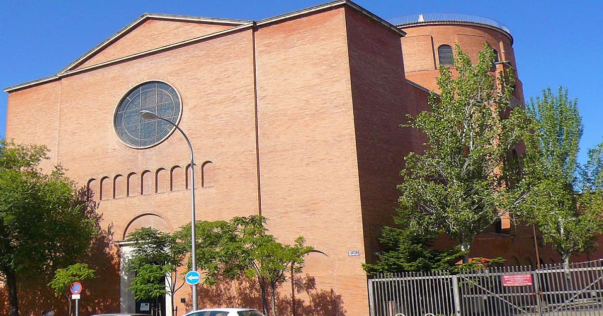 Madrid_-_Iglesia_del_Espíritu_Santo_05