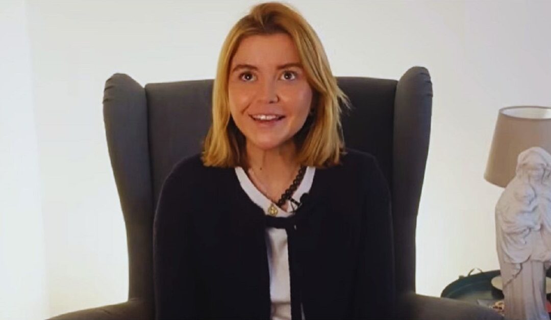 Abril Casals: De sentirse invisible a ser luz para milesSin Autor