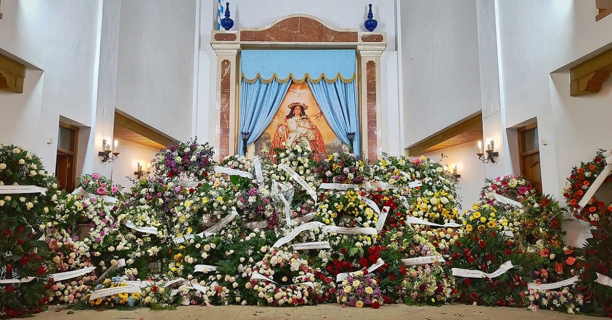 Virgen con las flores