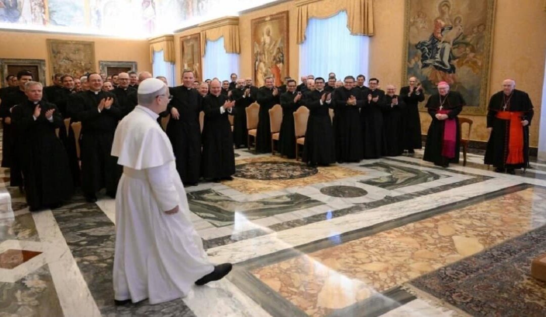 Los Legionarios de Cristo con el PapaSin Autor